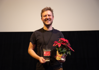Luka Peltzer erhält den Publikumspreis im Drehbuchpreis Schleswig-Holstein 2022.